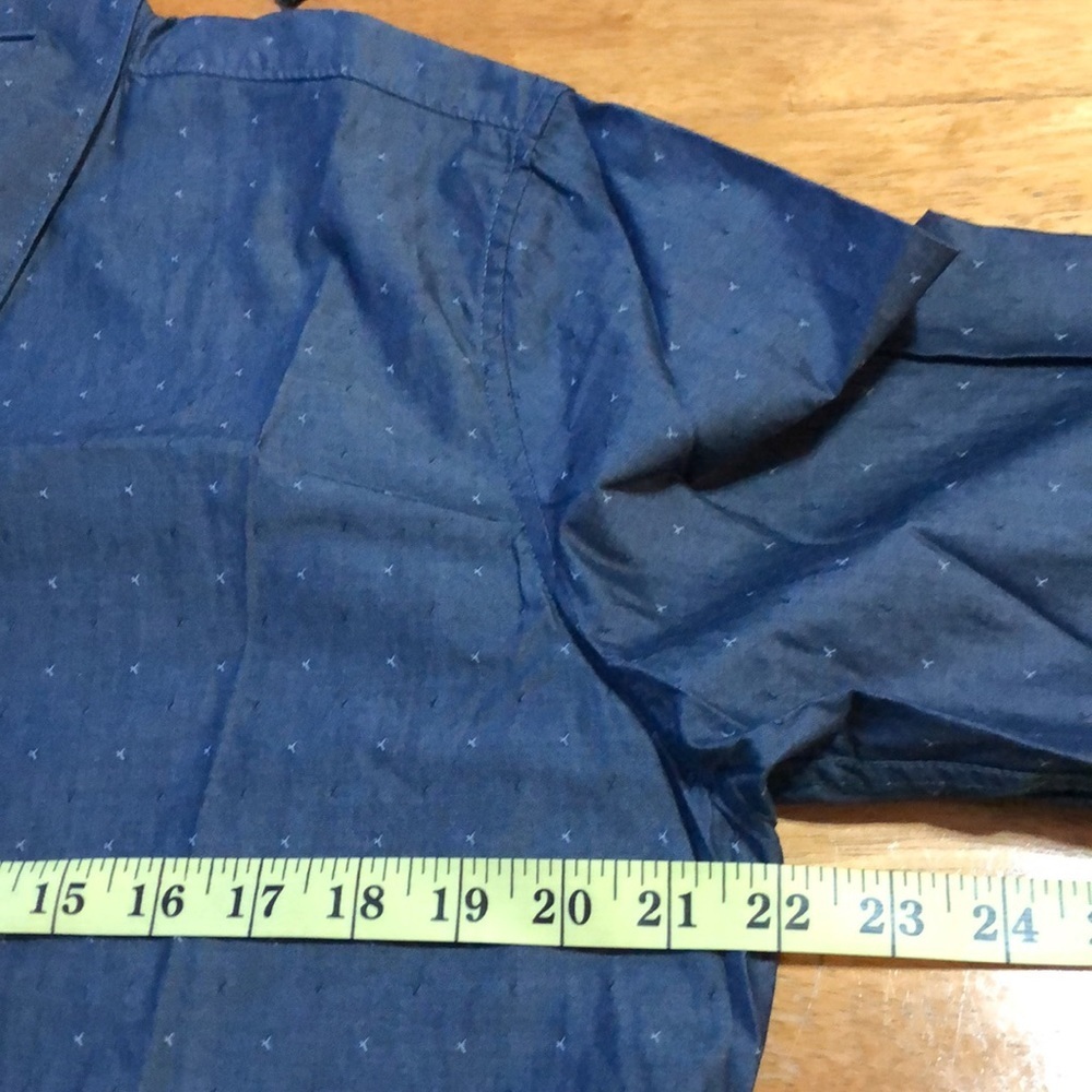 GUESS DRESS BUTTON UP SHIRT - Picture 2 of 8